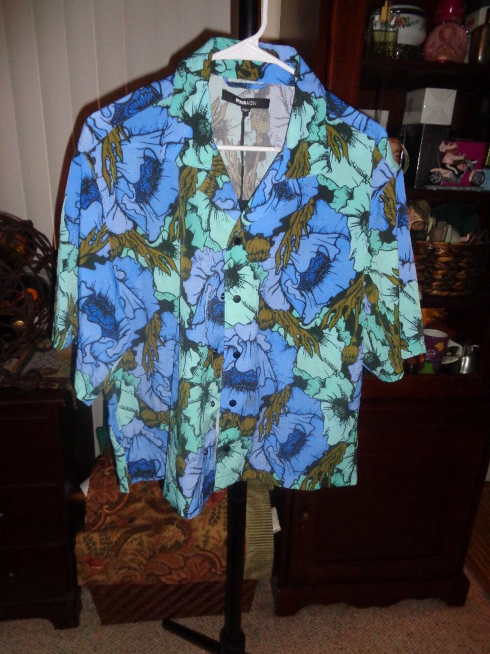 NOVAMEN Midnight Orchid Cropped Snap Closure Shirt NWT